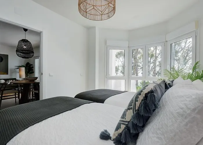 Apartamento Renovated Aranja: With Big Balcony And Sea View Estepona