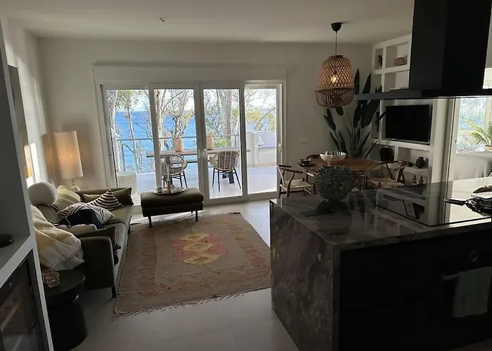 Renovated Aranja: With Big Balcony And Sea View Apartamento