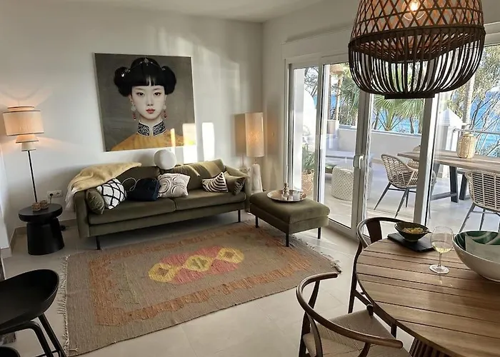 Renovated Aranja: With Big Balcony And Sea View *