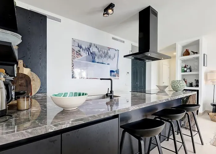 Apartamento Renovated Aranja: With Big Balcony And Sea View Estepona