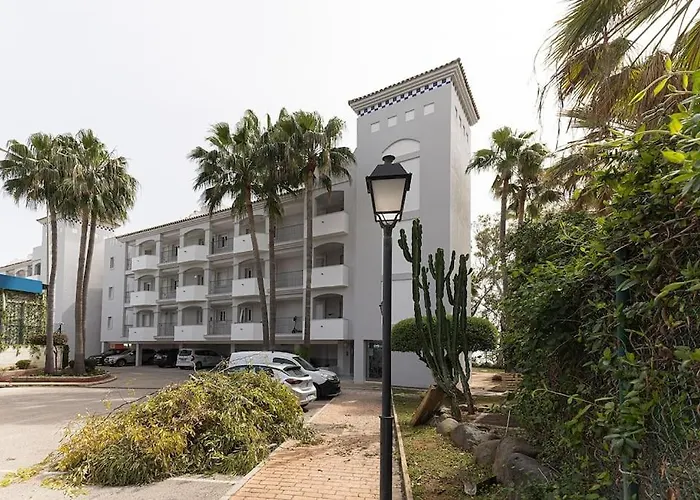 Renovated Aranja: With Big Balcony And Sea View Estepona