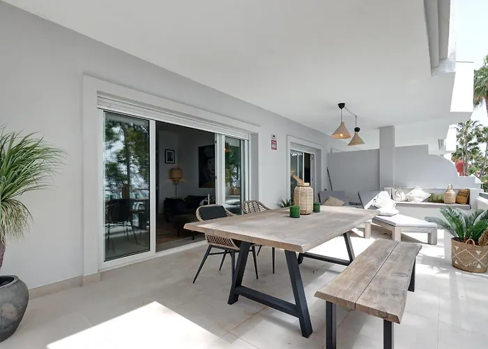 Renovated Aranja: With Big Balcony And Sea View Estepona