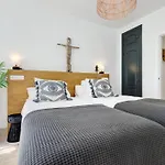 Апартаменты Renovated Aranja: With Big Balcony And Sea View *