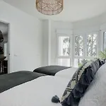 Апартаменты Renovated Aranja: With Big Balcony And Sea View Эстепона