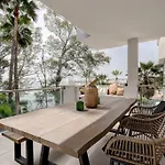 Апартаменты Renovated Aranja: With Big Balcony And Sea View Эстепона