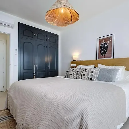 Renovated Aranja: With Big Balcony And Sea View