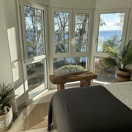 Renovated Aranja: With Big Balcony And Sea View شقة