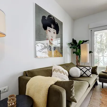 아파트 Renovated Aranja: With Big Balcony And Sea View *