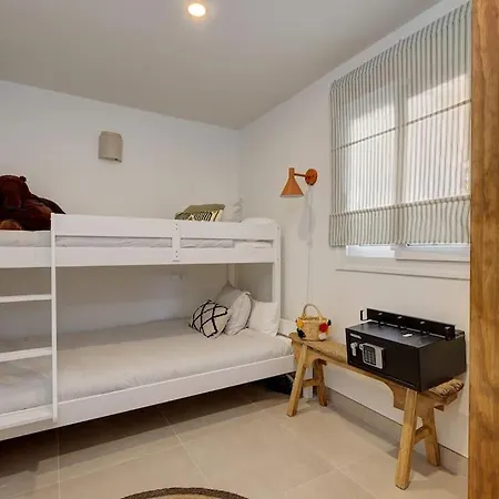 Lejlighed Renovated Aranja: With Big Balcony And Sea View *